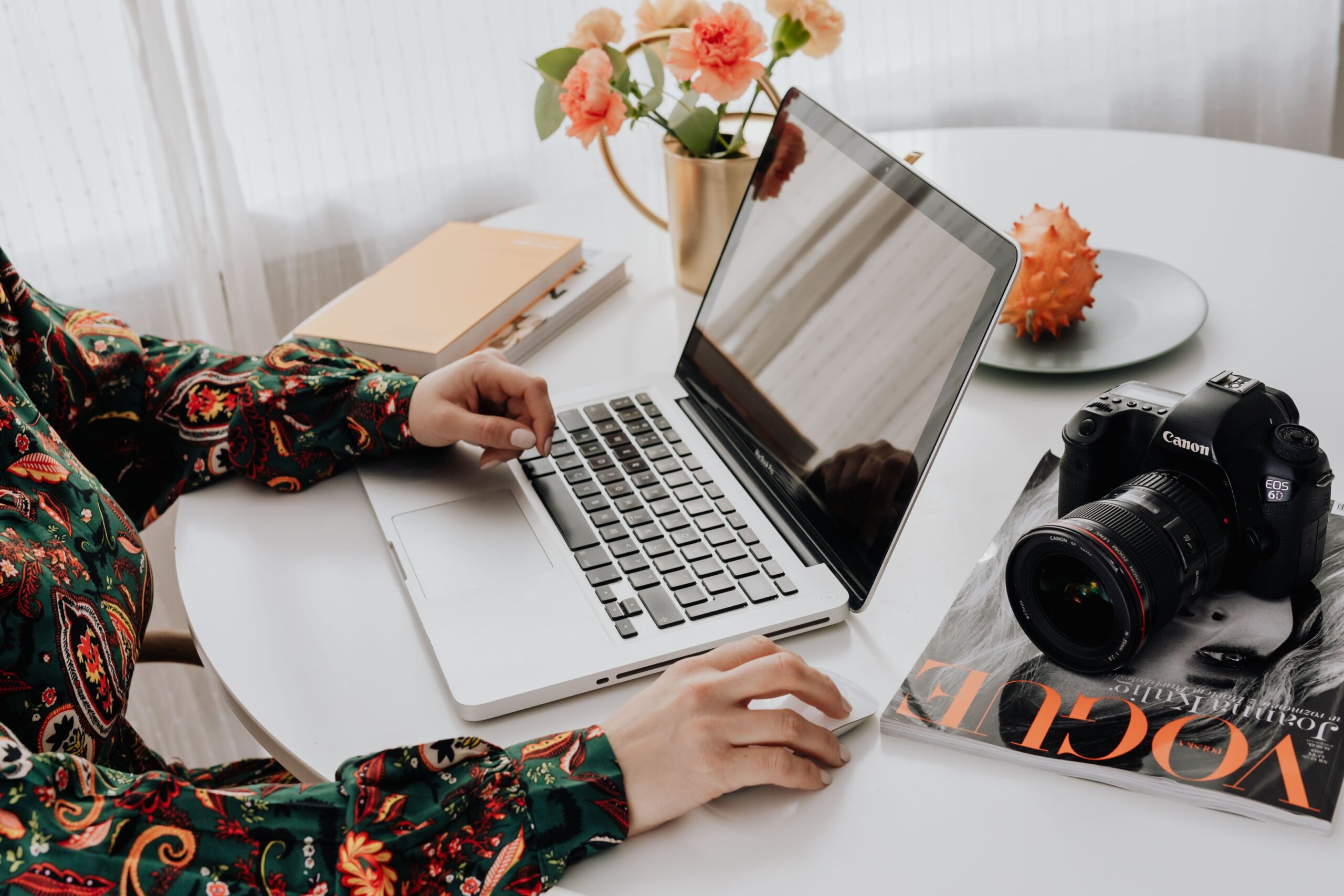 La Stratégie de Contenu Gagnante pour Entrepreneurs Solo et Petites Équipes